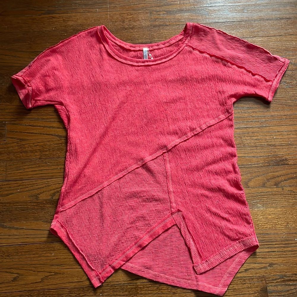 Monoreno Red Short Sleeve Tee NWT